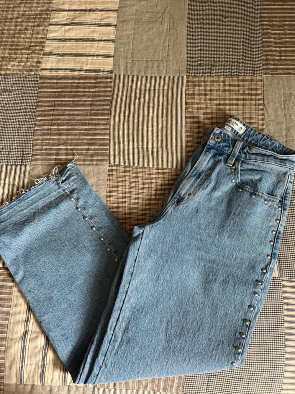 Abercrombie & Fitch High Rise 90’s Relaxed Curve Love with Stud Embellishments